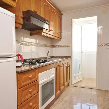 With 3 Bedrooms In With Wonderful City View Balcony And Wifi *