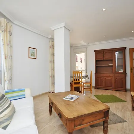 With 3 Bedrooms In With Wonderful City View Balcony And Wifi *