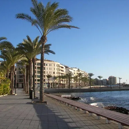 With 3 Bedrooms In With Wonderful City View Balcony And Wifi Apartmán