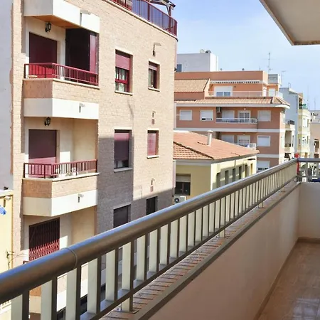 With 3 Bedrooms In With Wonderful City View Balcony And Wifi Apartmán